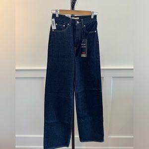 Levi’s High Loose, size 24- tags on